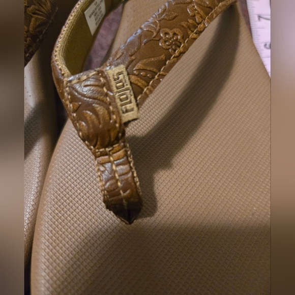 NWOT Women's Flojos Flip Flops Size 10 - Picture 2 of 6